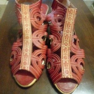 L'Artiste Spring Step Flourish Gladiator Sandals